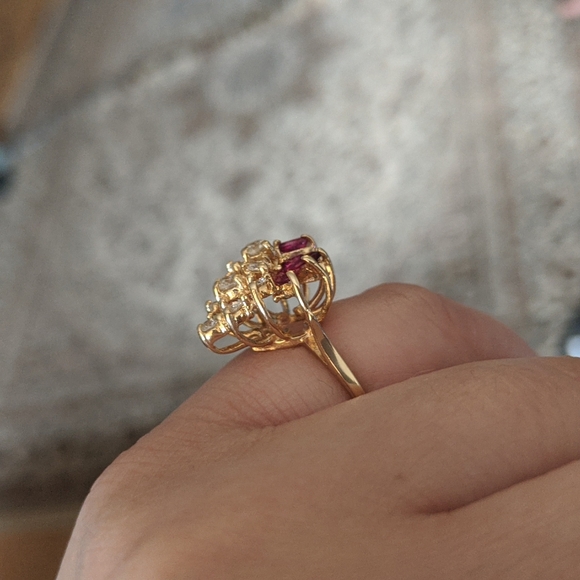 14k Gold 1.5ct Ruby and Diamond Ring - Picture 6 of 8